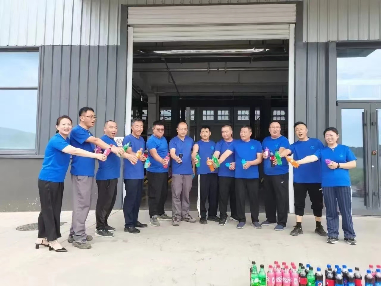 聯(lián)橋新材工會慰問活動||“關愛員工，夏送清涼”